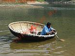 Монеты с Корабликами - 155px-A_loanly_coracle_man.JPG