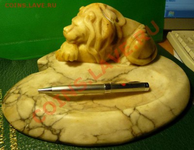 Мраморная штуковина - скорее всего пепельница, но огромная - P1020238.JPG
