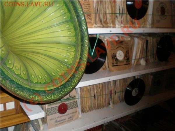 900 виниловых пластинок - 1a7089d604cd