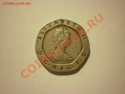 Великобритания 20 пенсов 1982 до 17.11 в 22:00 - PA170088.JPG