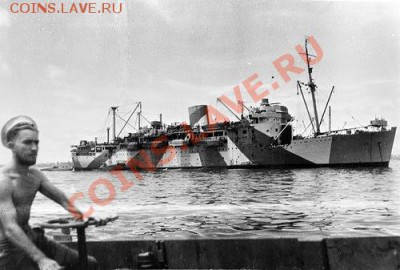 Австралийский десантный (LSI — landing ship infantry) корабль «Канимбла» (HMAS Kanimbla) на якоре на острове Моротай. Голландская Ост-Индия (Северная Индонезия), 2 июня 1945 года. - десантный корабль «Канимбла» 