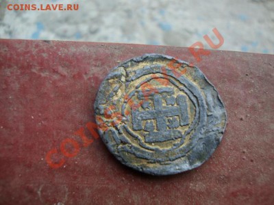 Старинная монета (?) с крестами с обеих сторон - DSC08728.JPG