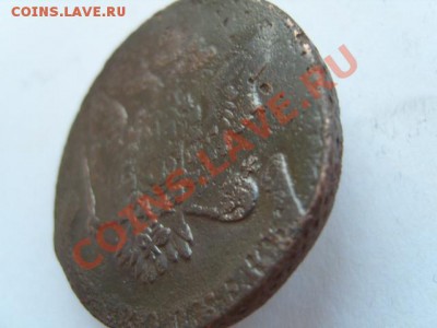 два пятака Елизаветы 1758 и 1759 гг - S1031630.JPG