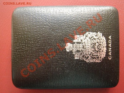 Канада: Ag-500 1$ 1973 К.полиция в коробке до 24.06 22 - Канада доллар 1973-4.JPG