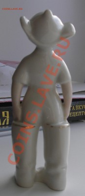 Статуэтка (фарфор) Мальчик в буденовке до 29.11.13 22:00 - PB240004.JPG