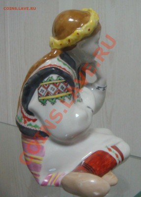 Фарфоровая статуэтка "Гуцулка" 60-70 гг.,Барановка - DSC09094