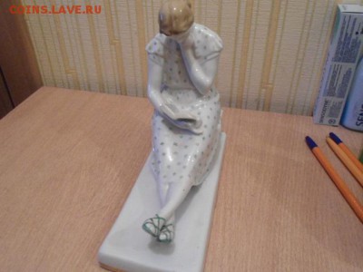 статуэтка девушка с книгой клеймо дулево - DSC00954.JPG