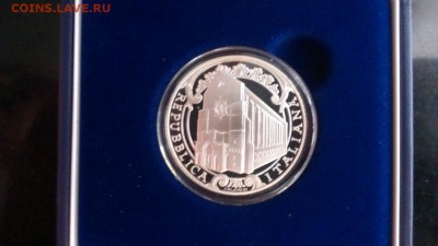 Италия 5 евро 2007, 2010; 10 евро 2011 на оценку - 6