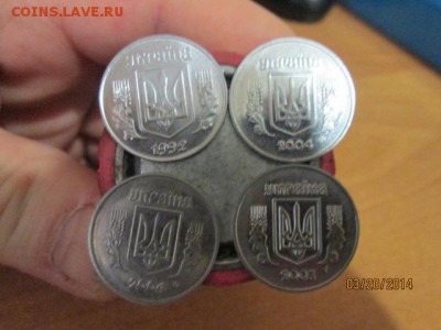 5 коп Украины 1992 , 2003 , 2004 г  магнитные - IMG_2264.JPG