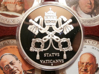 ВАТИКАН.серия ПАПЫ ВАТИКАНА 23 медали,в планшете до 23.03 - P3200005.JPG