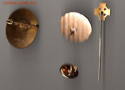 Пара Иностранных значков. и СберБанк - 1 003