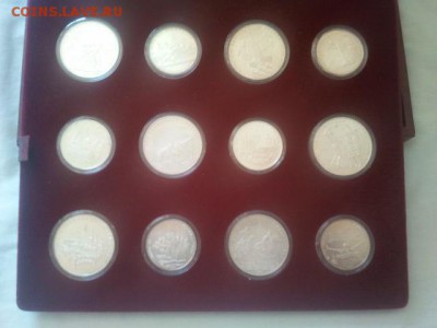На оценку  олимпиада   1980 в  серебре 28 монет коробка - 2014-06-09 13.37.59