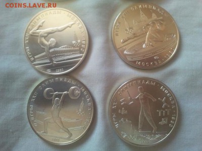 На оценку  олимпиада   1980 в  серебре 28 монет коробка - 2014-06-09 13.51.33