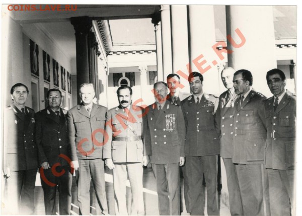 в центре, с бородой - главный военный советник в Афганистане. Кабул 1980 г. - Изображение 018