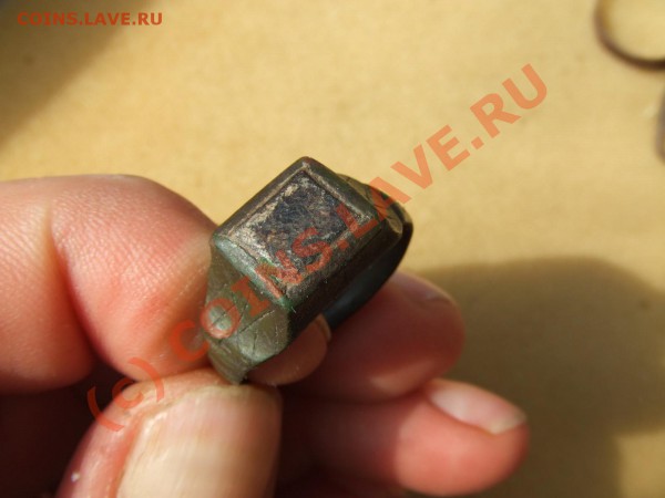 ПЕРСТЕНЬ С КАМНЕМ(КОН.17-НАЧ.18ВВ.) ДО 4 АПР. 21-00 МСК - перст с кам-1
