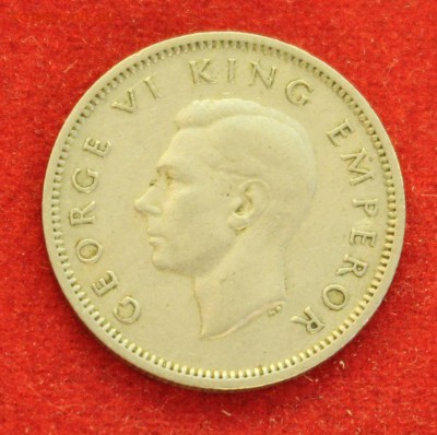 С рубля С рубля Н. ЗЕЛАНДИЯ 6 пенсов 1947г.  до 10.08.14г. - IMG_3151.JPG