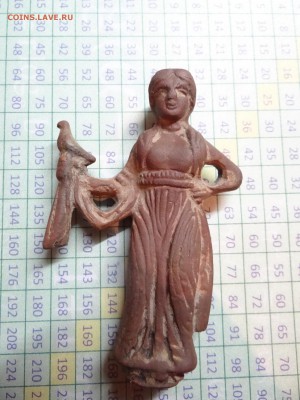 Медная фигурка женщины с голубем - DSC08766.JPG