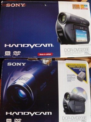 Видеокамера "SONY" DCR-DVD205 на монеты по теме "II мировая" - 3