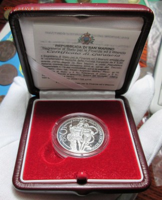 Серебро Сан Марино 1997, 2006 в футлярах - IMG_1106.JPG
