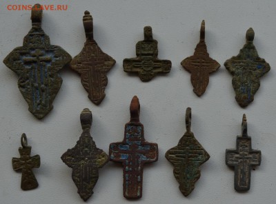 Лот крестиков,колечек,игрушек,конины,пуговиц--старые - DSC_0548.JPG