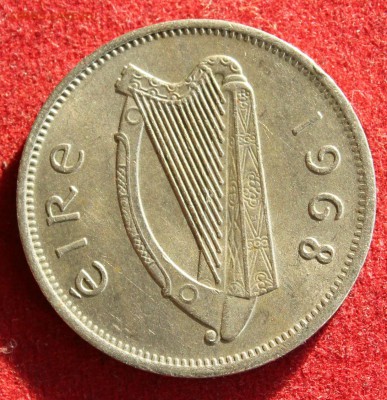 С рубля ИРЛАНДИЯ 6 пенсов 1968г. СОБАКА до 6.11.14г. в 22-00 - IMG_2174.JPG