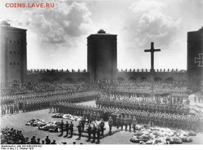 Настольные Медали 19-20 в. Германия, Россия Австрия, Франция - Bundesarchiv_Bild_183-2006-0429-502,_Tannenberg-Denkmal,_Beisetzung_Hindenburg
