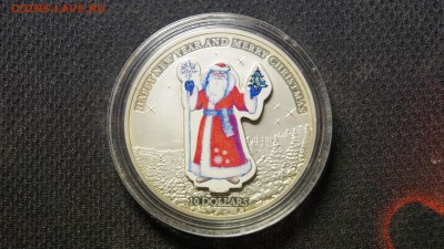 НАУРА 10$ МОНЕТА К НОВОМУ ГОДУ ДЕД МОРОЗ В 3D короп+сертиф - 5.JPG