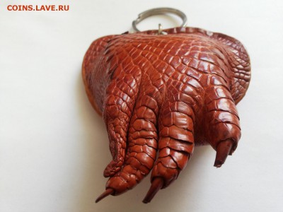 Брелки из скорпионов и крокодилов - 20140615_092651