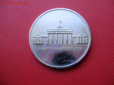 Жетон ГДР. Берлин. Бранденбургские ворота. до 13.01 22-00МСК - P5170052.JPG