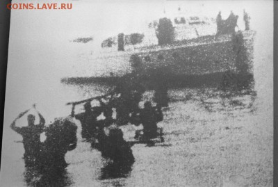 «Гранма» взяла курс прямо к побережью,К утру яхта вошла в мангровое болото и застряла на мели. Экспедиционерам пришлось пробираться через густые заросли. - высадка.