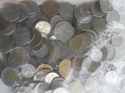 200 иностранных монет. - DSCN2649