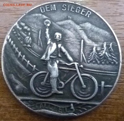 Жетон с велосипедистом 1930 DEM SIEGER - P1010148.JPG