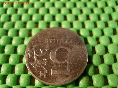 5 руб 2011 интересный брак - S1032359.JPG
