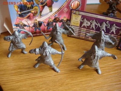 Игрушки из "сундука" - DSC00083.JPG