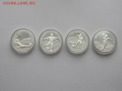 Корея 10000 Вон серебро пруф. - футбол  (2)