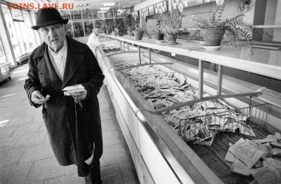 Ну а теперь про Украину - Пустые прилавки в Москве. 1988 год