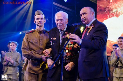 Ну а теперь про Украину - Rn-Rpl0upMs