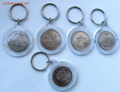 АВТОРСКИЕ ПЛАНШЕТЫ 70 ЛЕТ ПОБЕДЫ, СОЧИ, МАГНИТЫ, БРЕЛКИ - Набор брелков