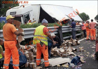 В Италии из грузовика на дорогу выпали 2 млн евро - DSC_1765