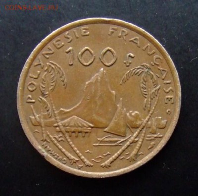 4 - Франц. Полинезия 100 франков (2002) «Скалы, проа и хижина» d-30мм Р