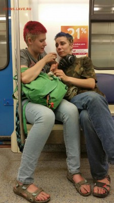 Люди в Метро Москвы! - image-d5fff3d449bc78bfa7a398d52d4d2fee330f4e669b384e97b7ea1d3464dec907-V