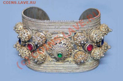 Большой браслет с камнями. Какого пероида и с каких краев? - i$L2ltY_dlcy9nY_xsZXJ5L2RlY29yYXRpb24va