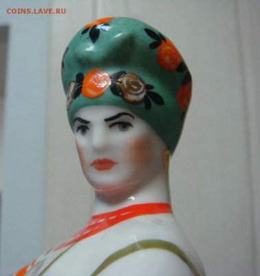 Фарфоровая статуетка "Солоха",Киев,СССР - DSC01339.JPG