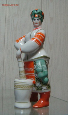 Фарфоровая статуетка "Солоха",Киев,СССР - DSC01336.JPG