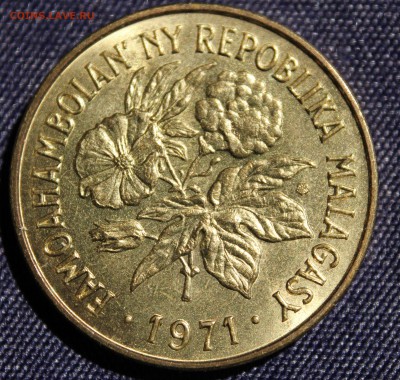 С 1 руб. МАЛАГАСИЙСКАЯ РЕСПУБЛИКА 20 франков 1971г. до 1.07. - IMG_6155.JPG