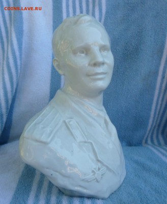 Бюст Юрия Гагарина, 1960-е гг. фарфор - P1020670.JPG