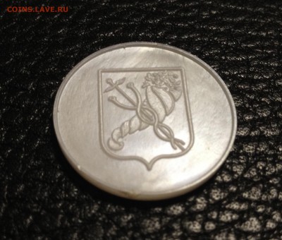 Жетон Харьковского метрополитена Герб 1781 (перламутр) - image