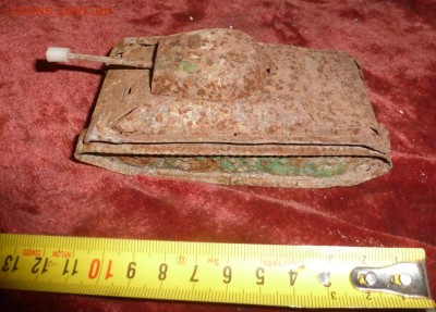 Жестяной игрушечный танк 1960-х-70 годов. С чердака - P1240356.JPG