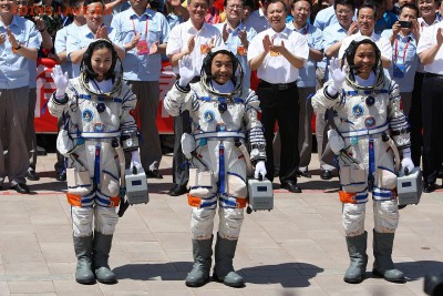 Астронавты? Космонавты! - astronauti-chinezi-spatiu