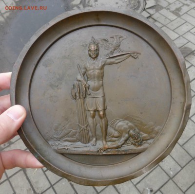 тарелки с событиями войны 1812 года - P1030528.JPG